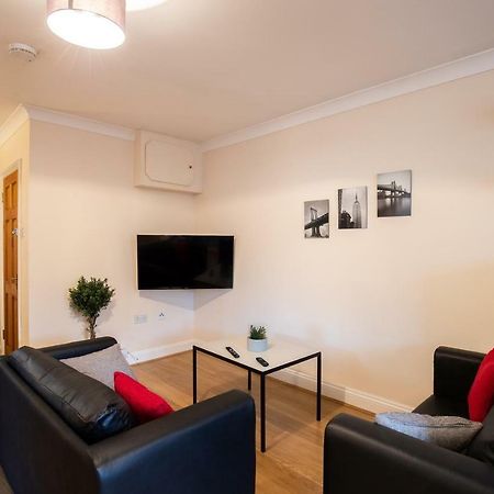 스탠스테드마운트핏체트 Spacious 2Br Flat In Stansted 아파트 외부 사진