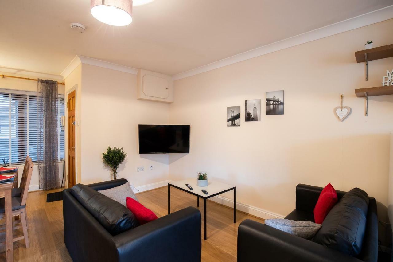 스탠스테드마운트핏체트 Spacious 2Br Flat In Stansted 아파트 외부 사진
