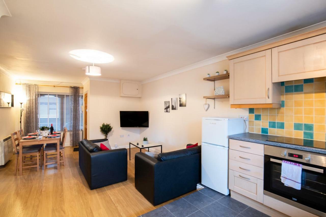 스탠스테드마운트핏체트 Spacious 2Br Flat In Stansted 아파트 외부 사진