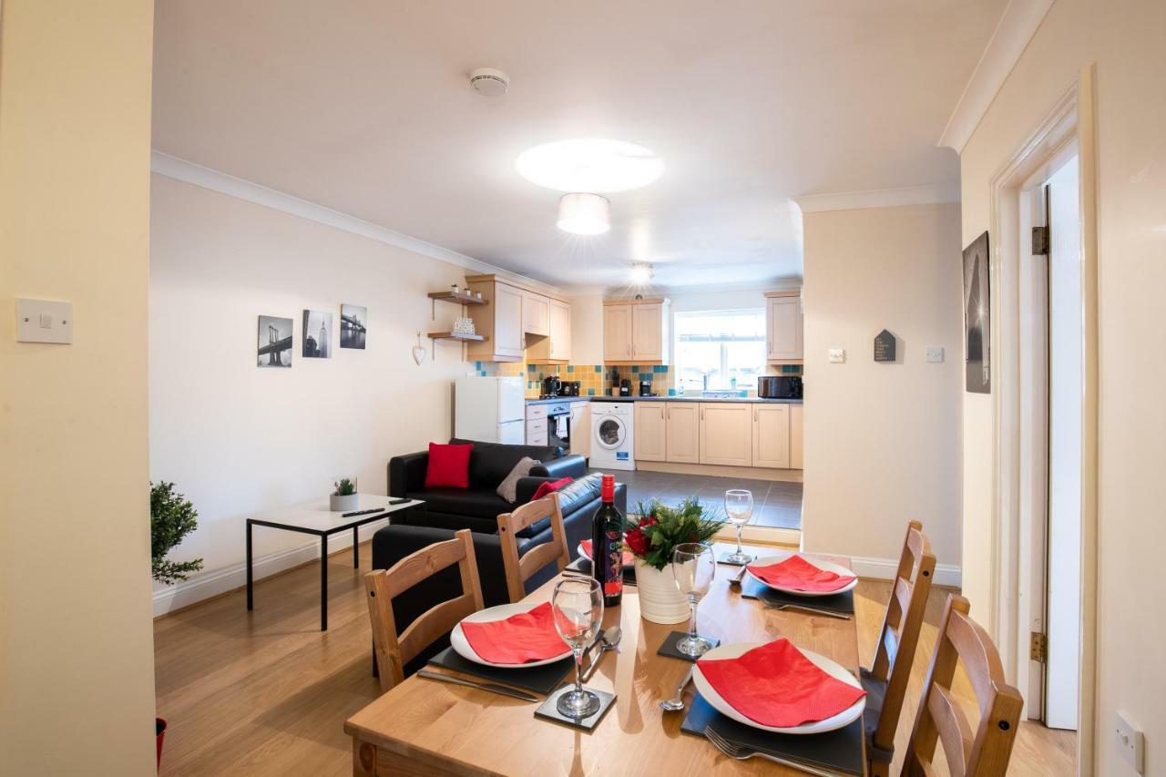 스탠스테드마운트핏체트 Spacious 2Br Flat In Stansted 아파트 외부 사진