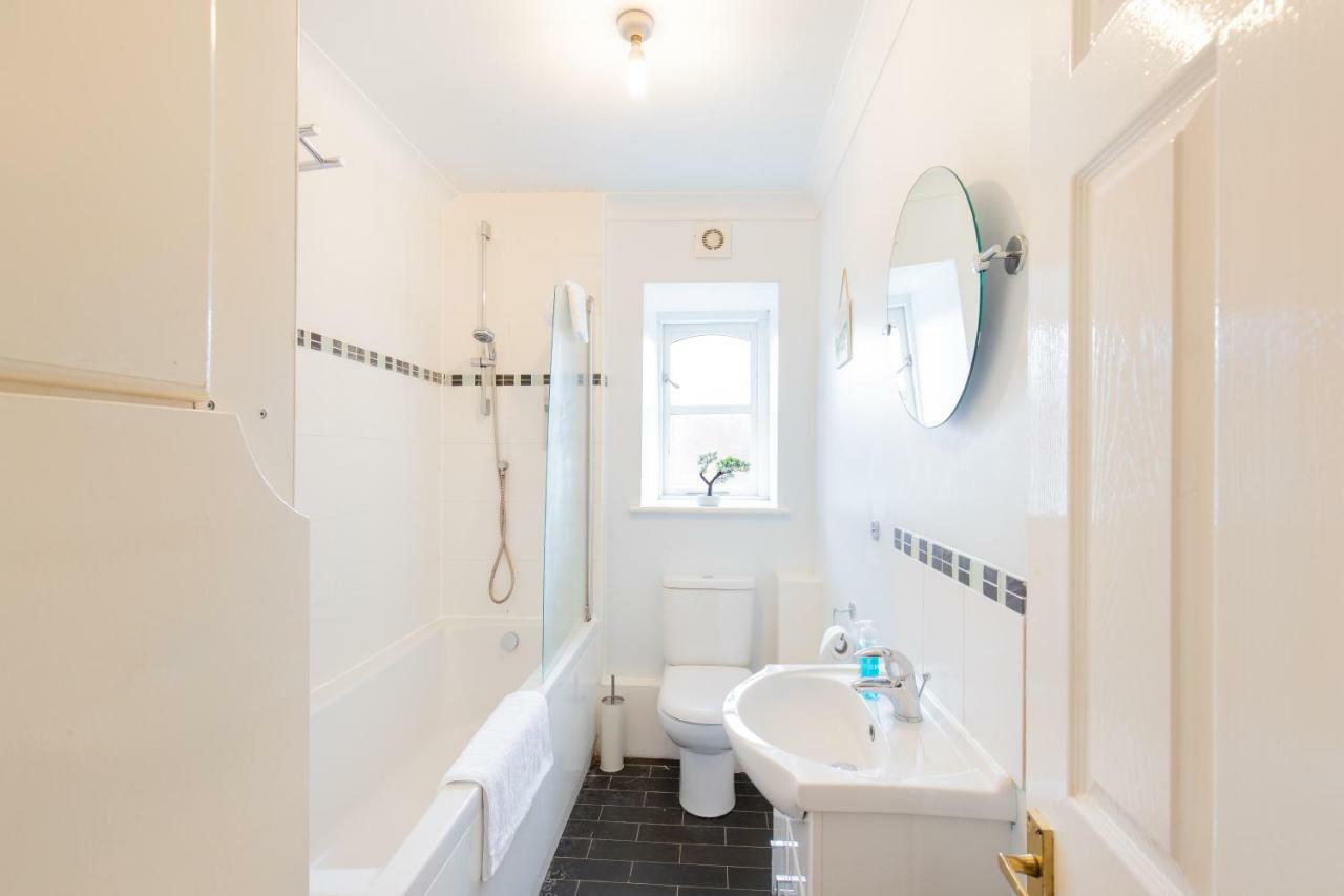 스탠스테드마운트핏체트 Spacious 2Br Flat In Stansted 아파트 외부 사진